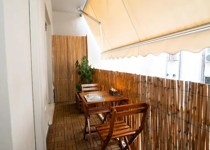 Quiet City Center Apt On A Pedestrian Street