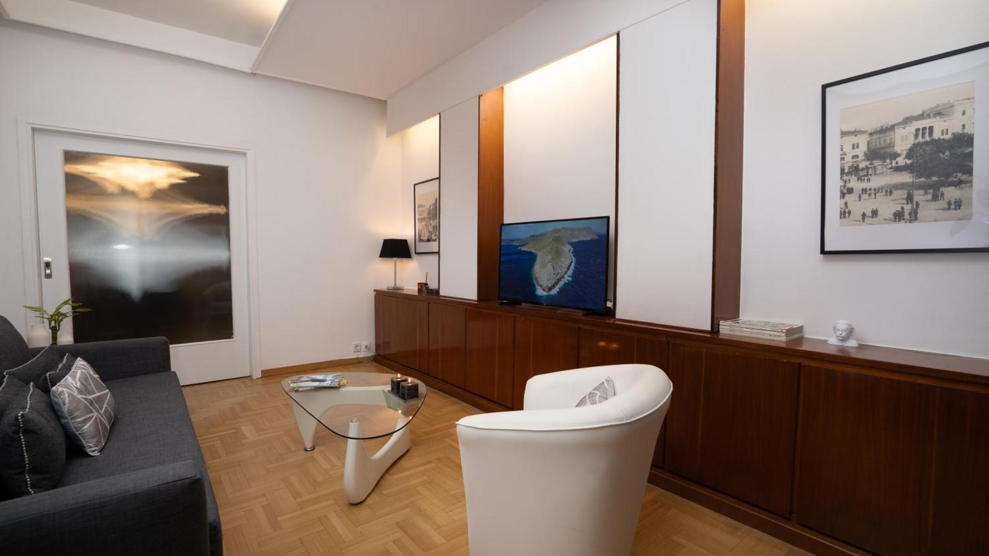 Quiet Center On A Pedestrian Street Apartment *